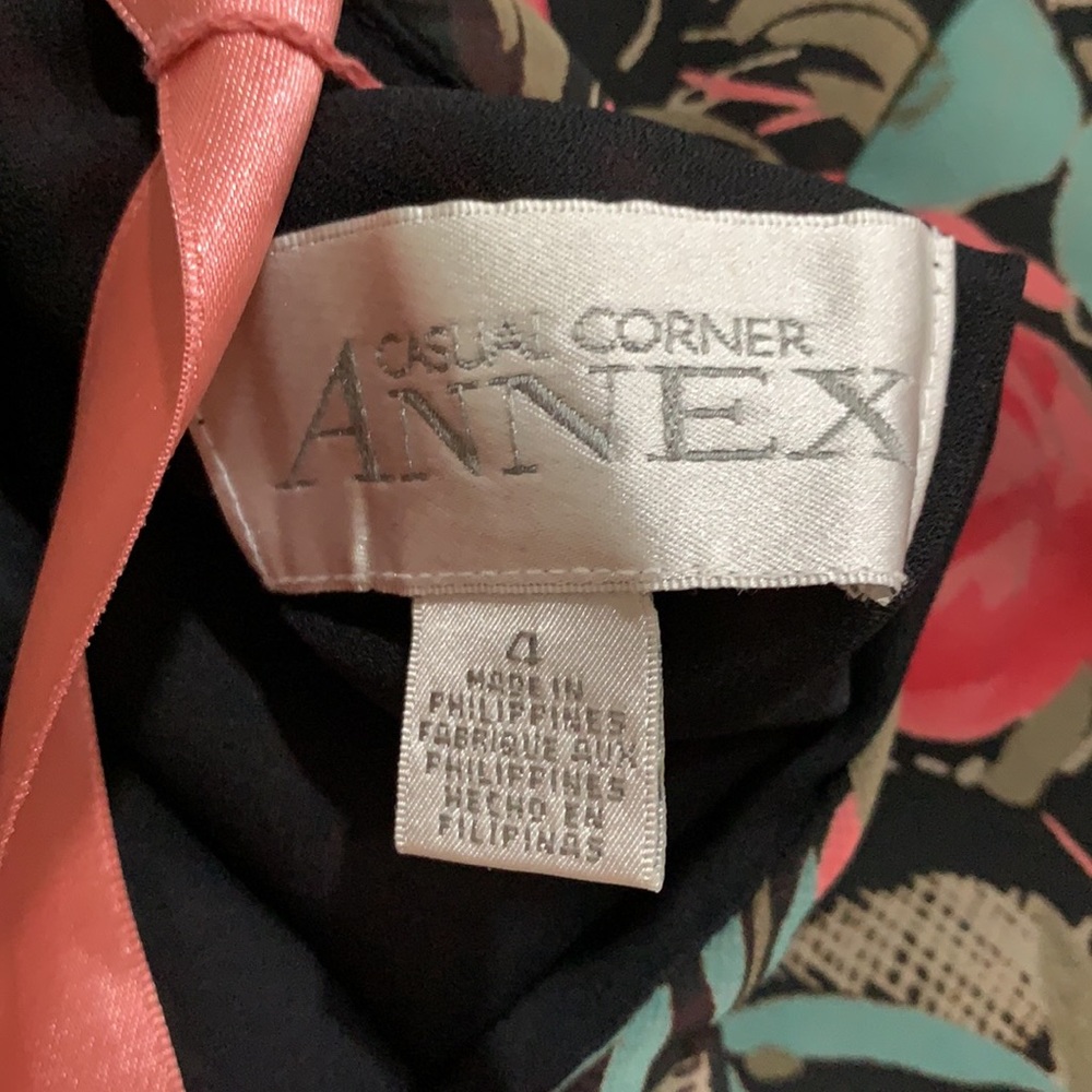 Like New Annex Casual Corner Skirt - Picture 4 of 7